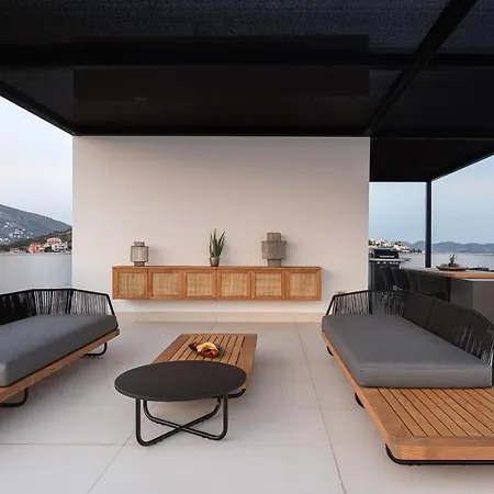 Villa Black Stone